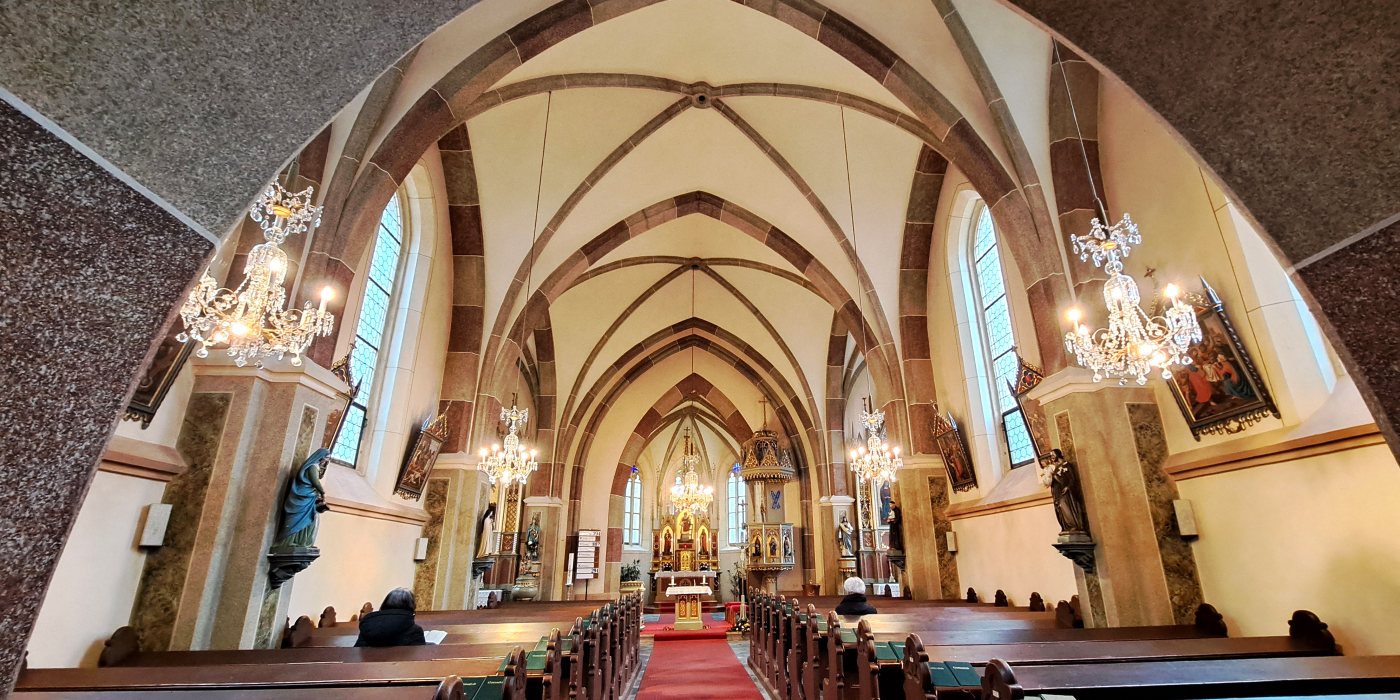 © Pfarrkirche St. Lorenzen im Gitschtal