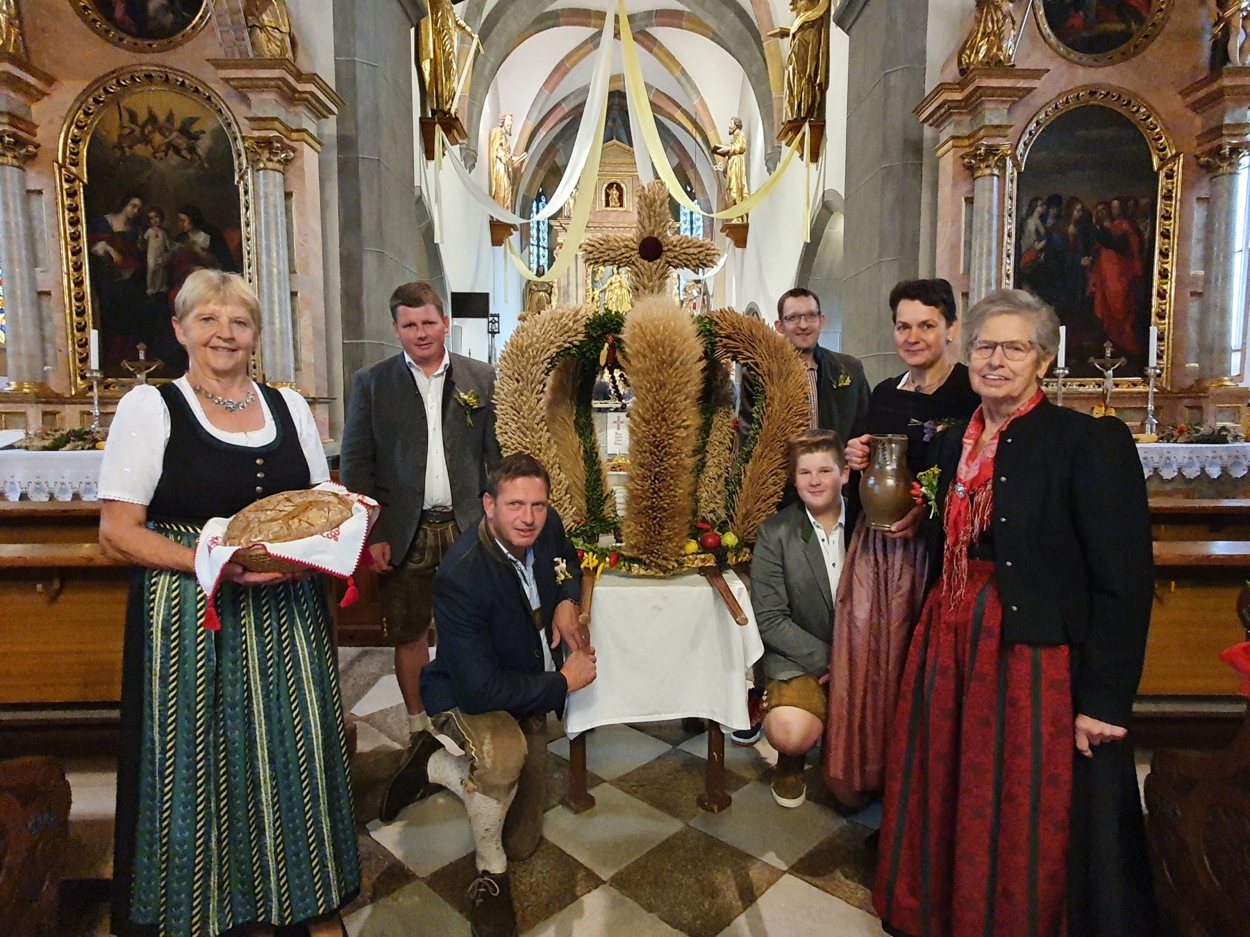 Ein Ganzes Dorf Dankt