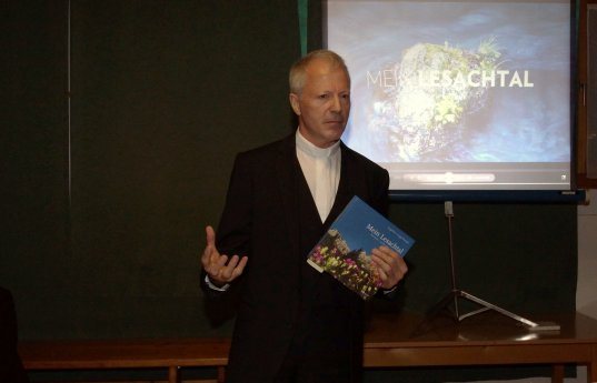 Bild: MEIN LESACHTAL - Buchpräsentation von Generalvikar Guggenberger