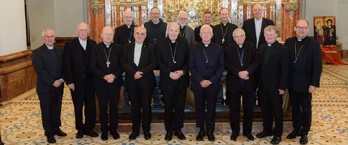 Avstrijski škofje so zasedali v okviru tradicionalnega poletnega zasedanja od 10. do 12. junija v Marijinem Celju. (www.bischofskonferenz.at)