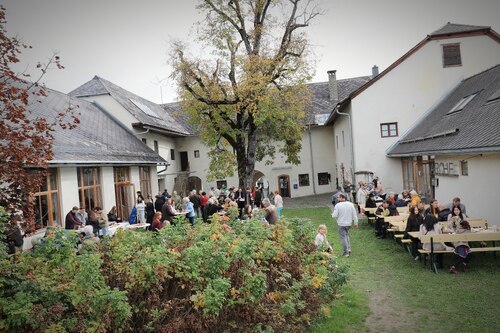 Foodfest im Pfarrhof-Innenhof (Foto: PAss. Peter Artl)