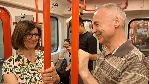 Die Gruppe ist zu Fuß, per Straßenbahn oder U-Bahn unterwegs. Hier kommen viele Gespräche zusammen und schweißt die Gruppe zusammen.<br />
Foto: P. Emmanuel-Maria Fitz OFM