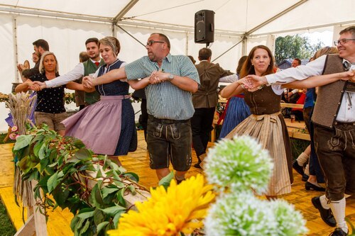 Tanzvorführung ehemaliger Mitglieder<br />
Foto: Anton Wieser