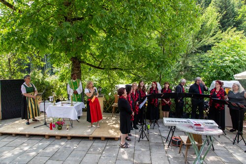 Heilige Messe im Gastgarten<br />
Foto: Anton Wieser