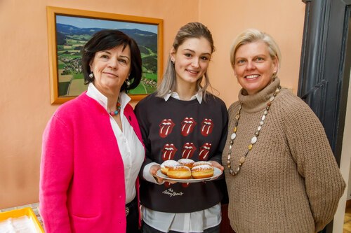 zuständig für die Agape Martha Sallinger, Hannah Schaller und Elisabeth Eschenauer<br />
Foto: Anton Wieser