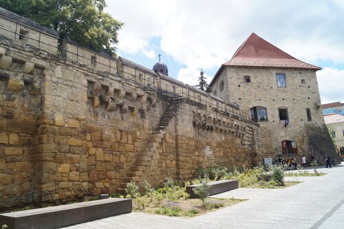 In Cluj befinden sich zahlreich sehr gut erhaltene Reste der alten Stadtmauer.<br />
Foto: P. Emmanuel-Maria Fitz OFM