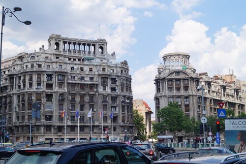 Ein wenig erinnert uns Bukarest in manchen Stadtteilen an Paris.<br />
Foto: P. Emmanuel-Maria Fitz OFM