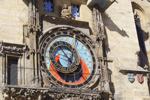 Die berühmte Prager Uhr gehört dazu. Doch die Stadt bietet noch viel mehr.<br />
Foto: P. Emmanuel-Maria Fitz OFM