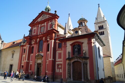 Basilika St. Georg<br />
Foto: P. Emmanuel-Maria Fitz OFM