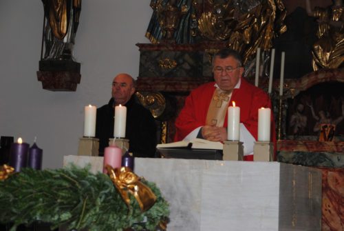 Einzug in der Kunigundkirche (© Foto: Angela Münzer)