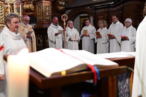 Beauftragt für den Dienst am Tisch des Wortes: Ständige Lektorinnen und Lektoren (Foto: Vincenc Gotthardt)