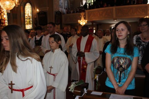 Einzug in die Kirche (© Foto: Scherzer)