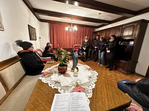 Herbergsuche in Aich&nbsp;• Marija išče prenočišče v Dobu (Foto: Pfarre Schwabegg- Žvabek)