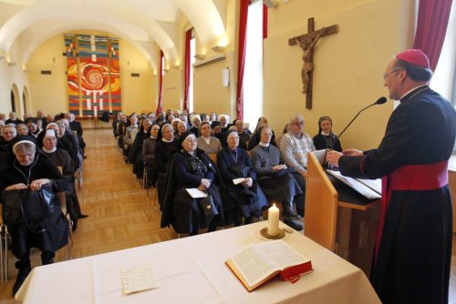 Bischof Schwarz feiert traditionell mit den Ordensleuten den “Tag des geweihten Lebens“. (Im Bild: Tag des geweihten Lebens 2011)  (© Foto: Pressestelle)