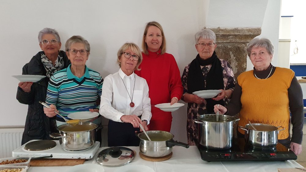 Engagierte Frauen der Pfarre St. Marein laden auch heuer wieder zum Benefiz-Suppenessen ins Pfarrzentrum |  © Foto: Christian Smolle