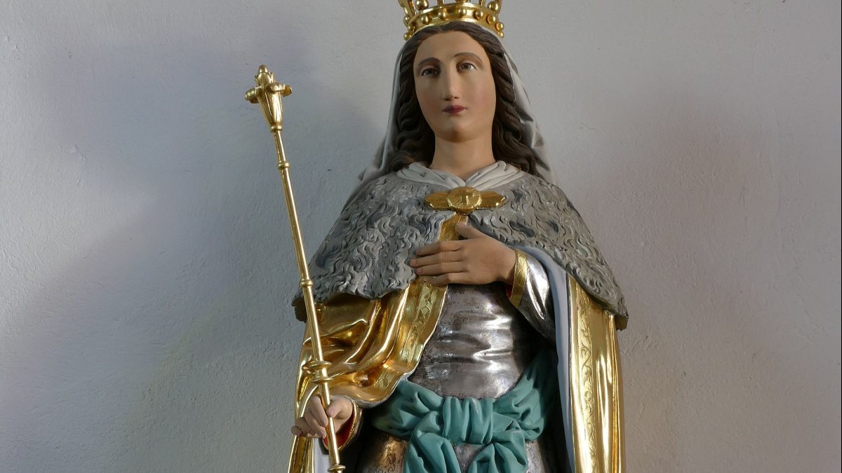 Statue der Hl. Adelheid in der Kirche St. Stephan in Seltz/Elsass. (© Ralph Hammann - Wikimedia Commons [CC BY-SA 4.0 (https://creativecommons.org/licenses/by-sa/4.0)], von Wikimedia Commons)